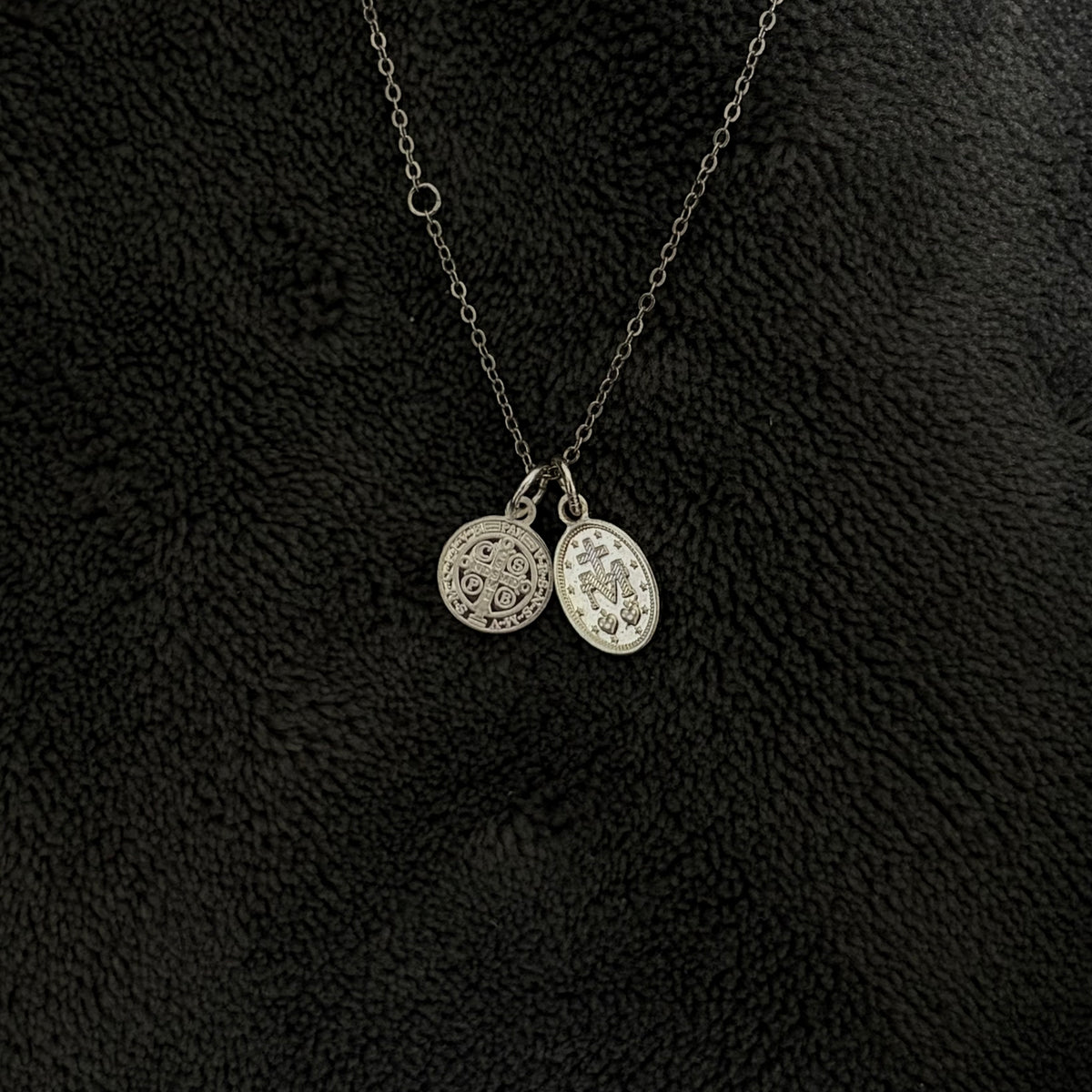 VELA Dual Medallion