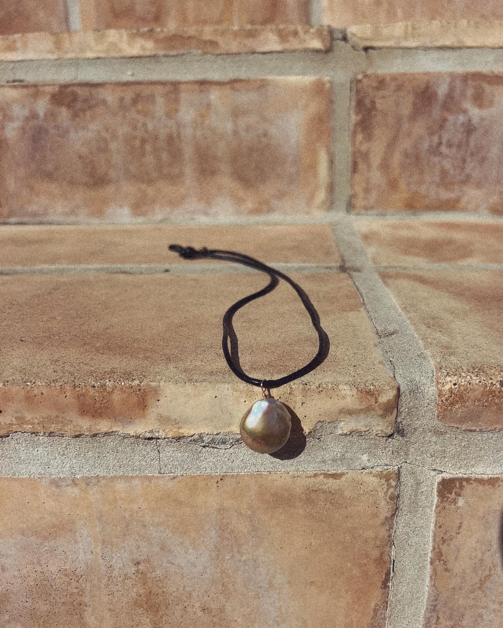 Marrakech Rose Pearl Leather Choker