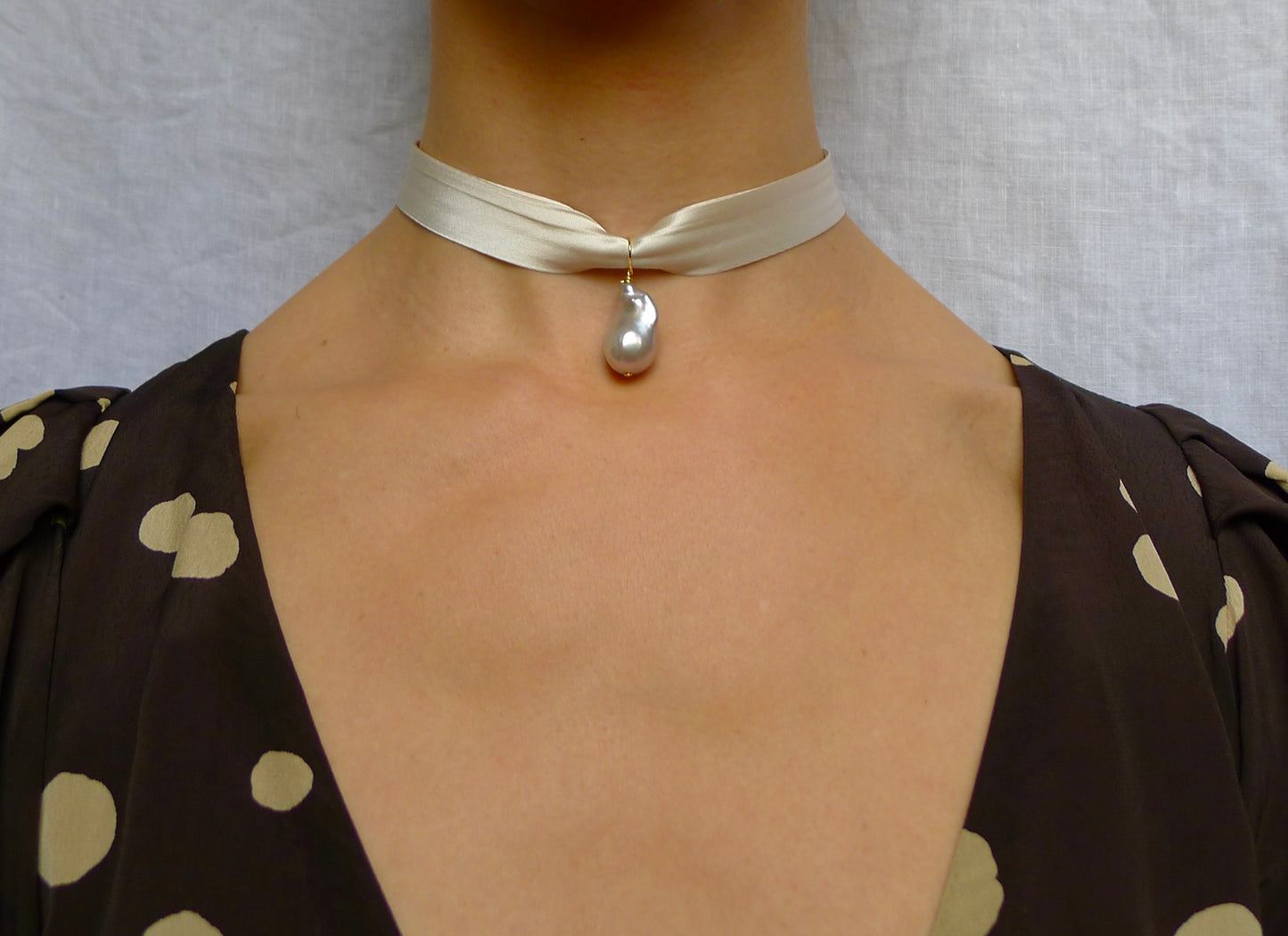 L'Opera Satin Pearl Choker