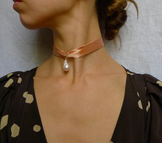 L'Opera Satin Pearl Choker